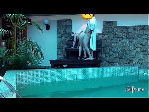 ❤️ Bulla ancillam ad piscinam invitat, sed fervido resistere non potuit Fucking  at la.porngifer.ru